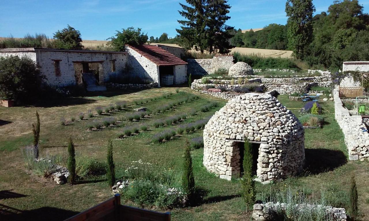 Les Bories En Champagne Villa Montlevon ภายนอก รูปภาพ